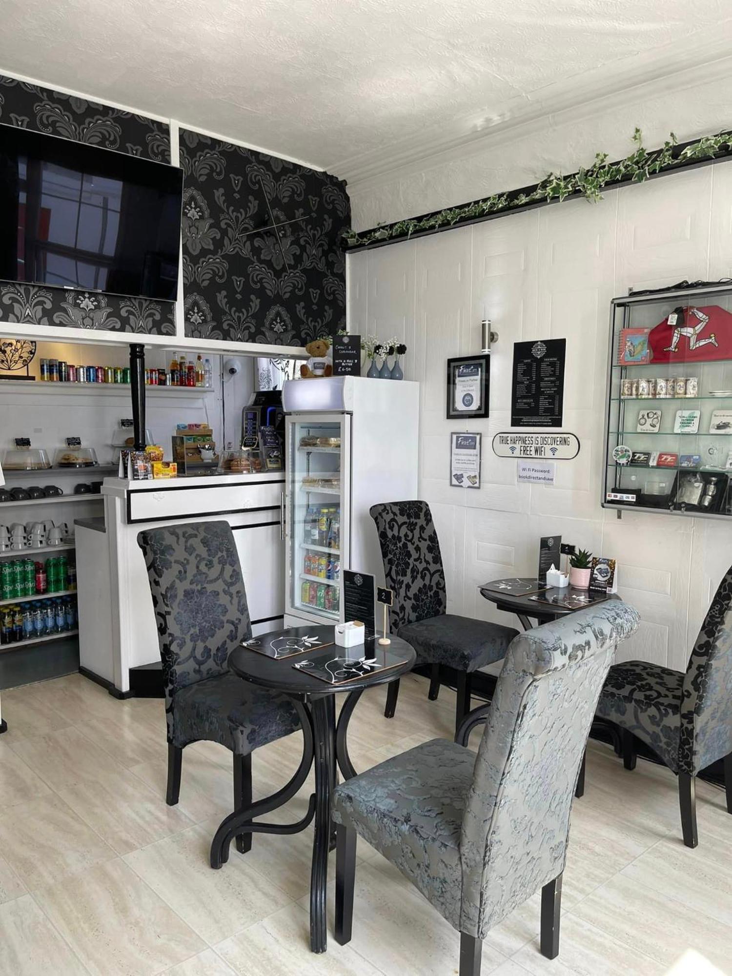 Edelweiss Guest House Douglas Luaran gambar